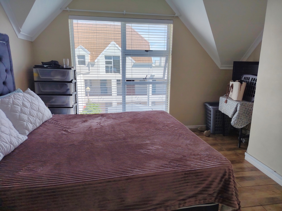To Let 3 Bedroom Property for Rent in Whispering Pines Western Cape